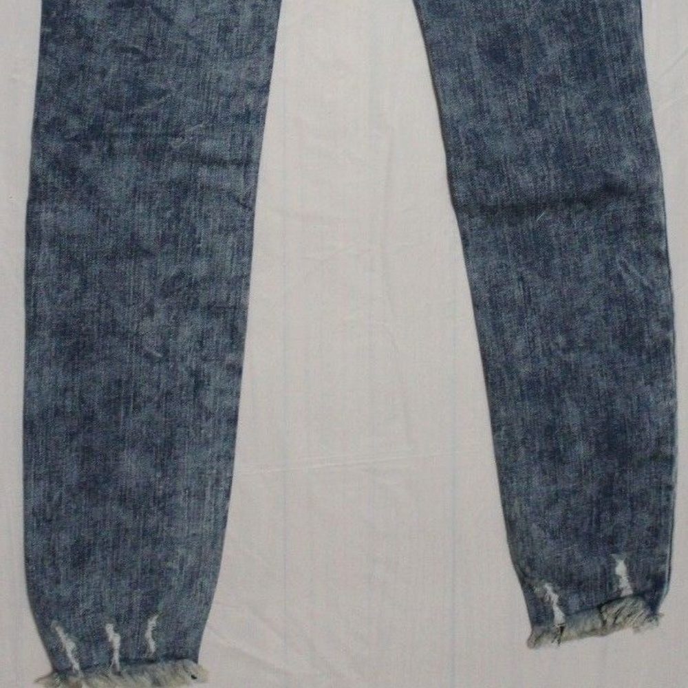 JESSICA SIMPSON FREE FALLIN KISS ME PATCHD JEANS - Picture 6 of 6